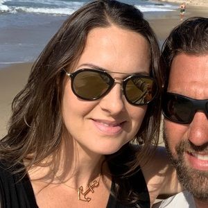 Meet your Posher, Khara